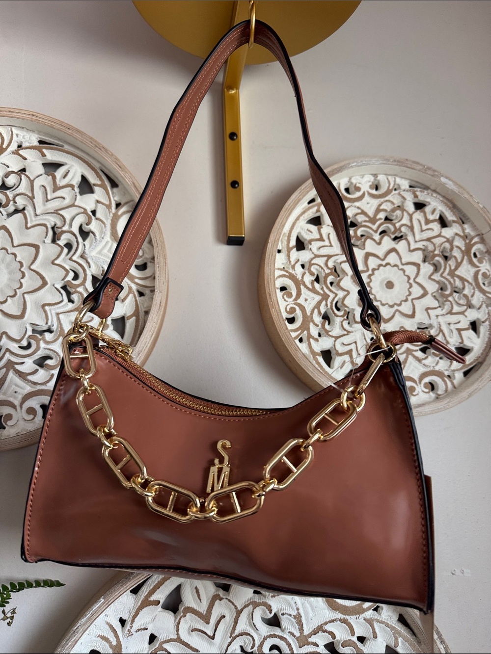 Steve Madden Chestnut Brown Shoulder Bag with Gold Chain
